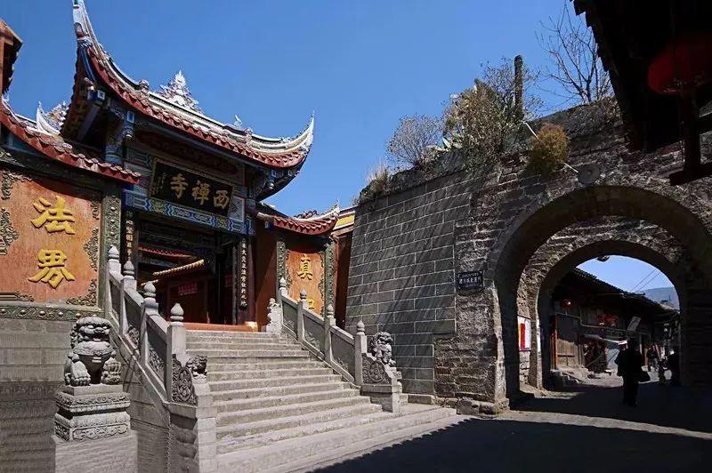 白球进黑洞选关版